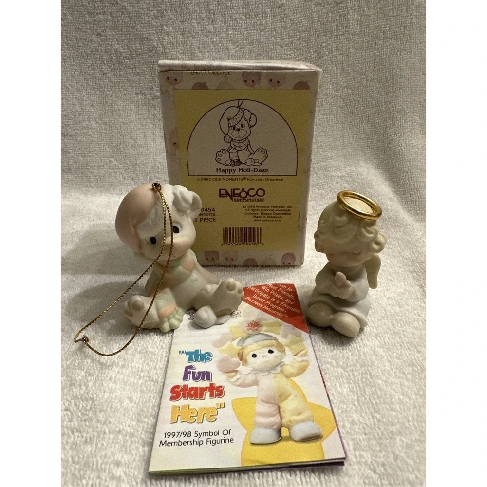 Precious Moments - Bear- Happy Holi-Daze #520454 (1998)‎ Ornament + Angel Figure